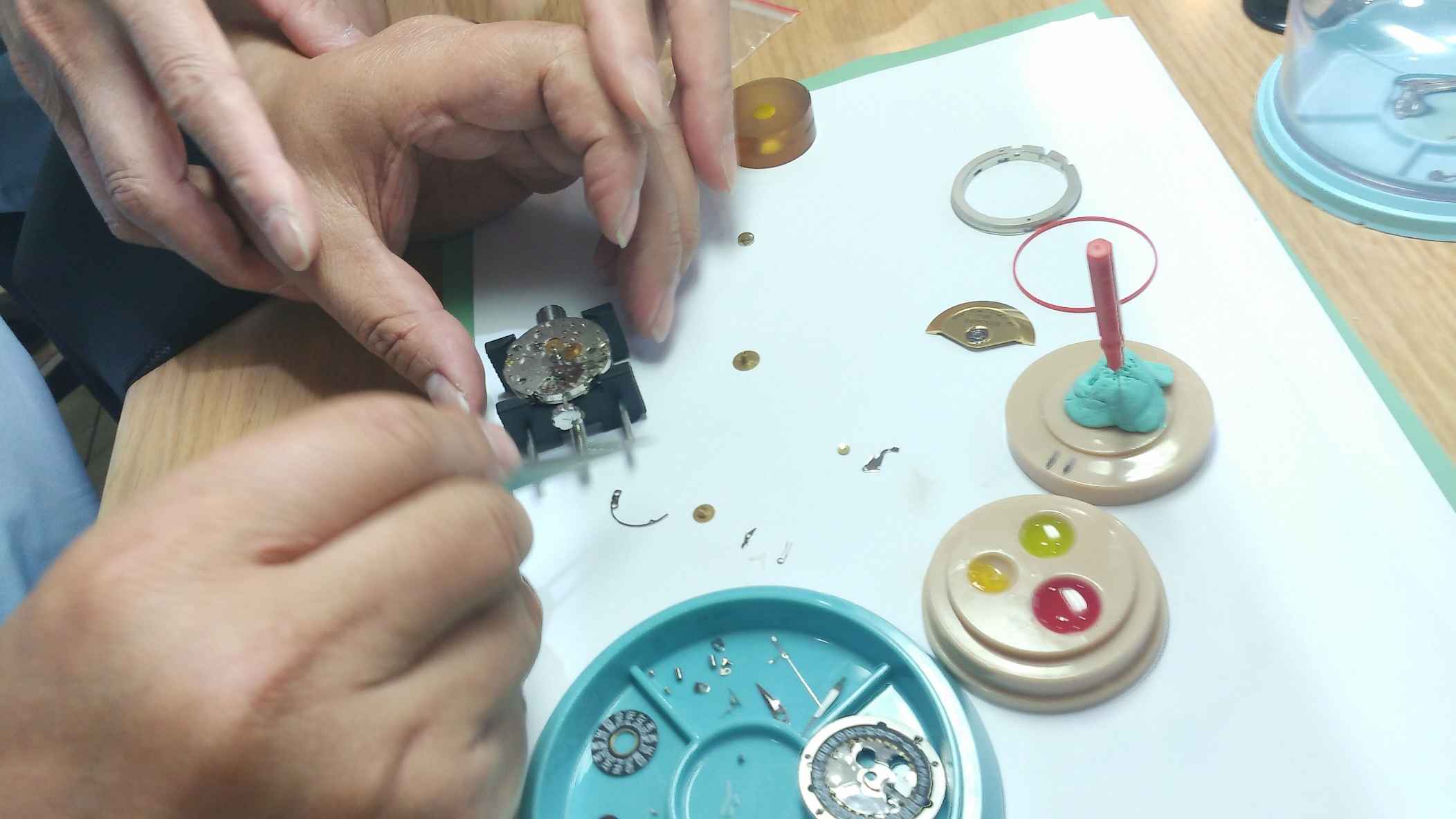 浪琴官网客服电话（浪琴手表机芯生锈的解决方法）