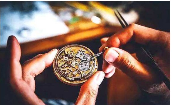 浪琴官网客服电话（浪琴手表机芯生锈的解决方法）
