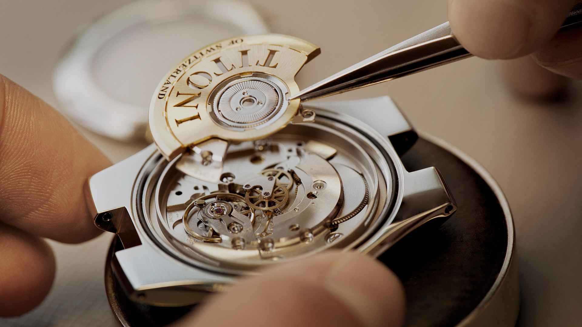 浪琴官网客服电话（浪琴手表机芯生锈的解决方法）