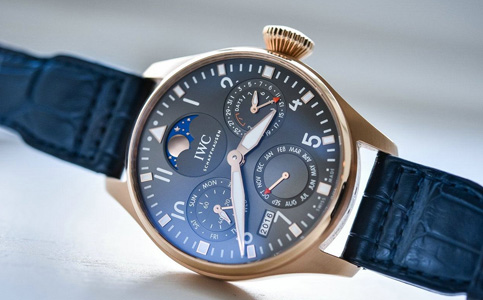 万国手表售后维修电话(解决万国手表表针变色的问题)