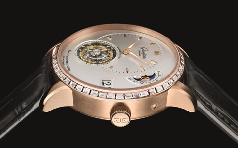 格拉苏蒂手表售后客服电话(解决格拉苏蒂手表表壳生锈问题)