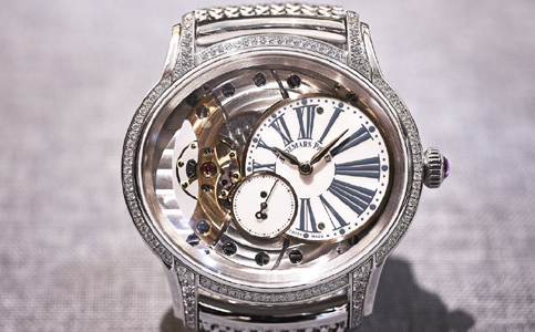 爱彼手表售后服务维修热线(处理爱彼手表偷停问题的方法)