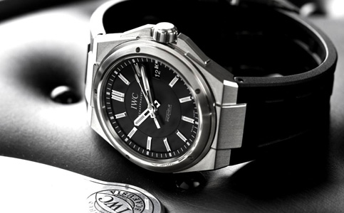 万国手表售后服务维修热线(万国手表保养的相关知识)