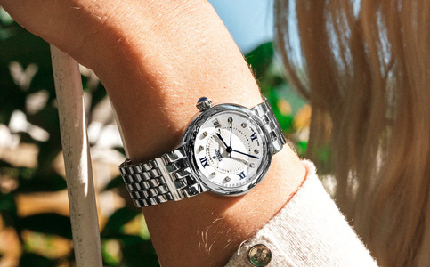 帝舵手表售后服务电话(解决帝舵手表出现摔坏的问题)