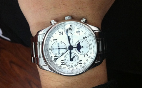 浪琴手表售后服务电话（浪琴手表久置不走的问题）