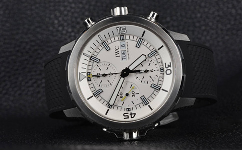 万国特约保养（处理万国手表划痕的方法）