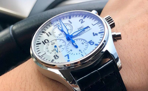 万国手表售后维修服务中心（万国表针不走的解决方法）